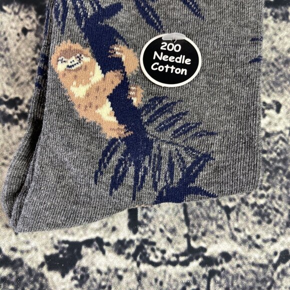 Fun Circle Men's Gray Sloth Sox size 10-13 Crew Socks 2 Pair Shoe sz 6-12 - Picture 4 of 9